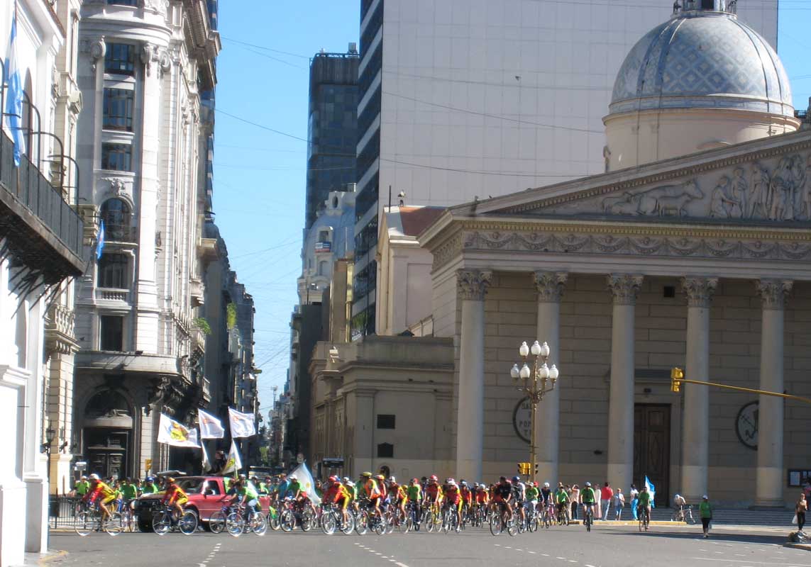 024 Plaza de Mayo Bicycles IMG_0404