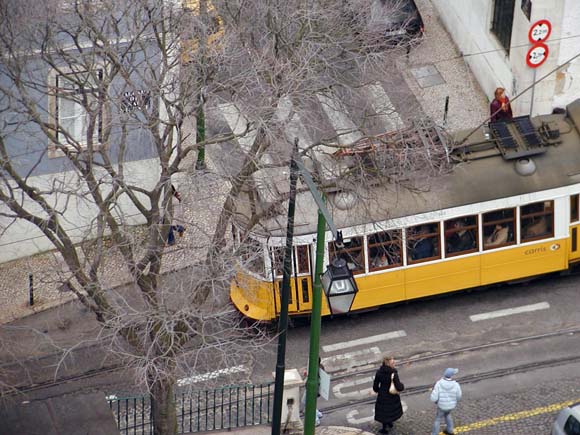 205 Lisbon Alfama PC300034