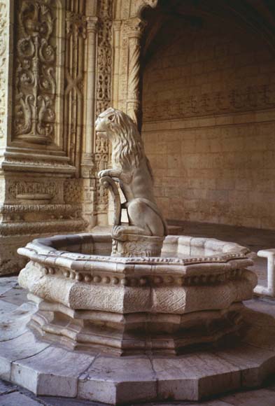 250 Lisbon Mosteiro dos Jeronimos 06012030